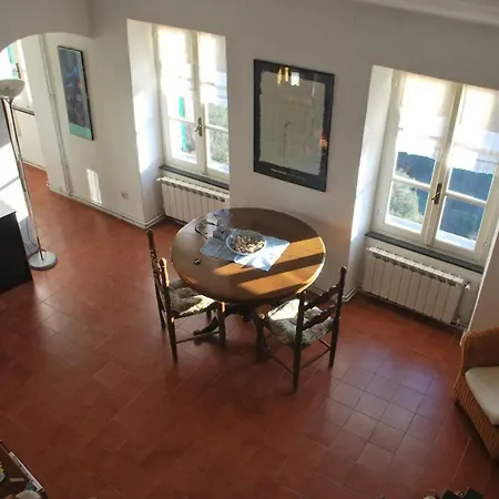 Gate To 5terre Apartment